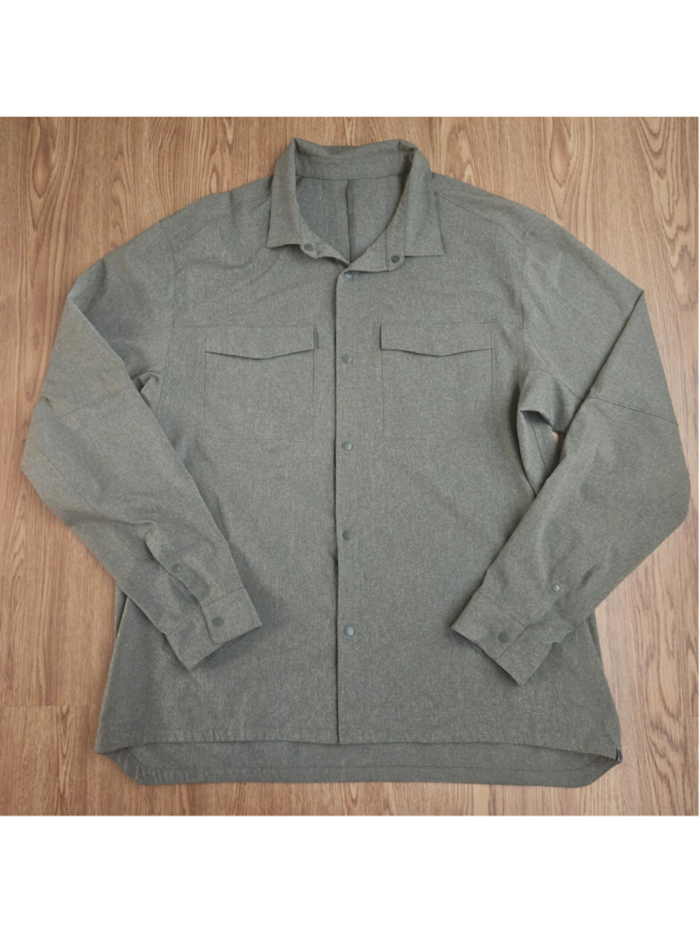 Lululemon Airing Easy Snap Button Breathable Athleisure Olive Long Sleeve Mens